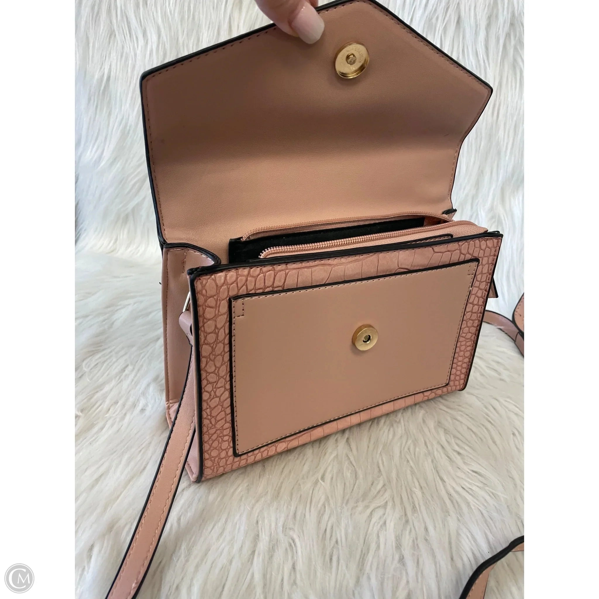 Crossbody Leather By Clothes Mentor, Size: Medium
