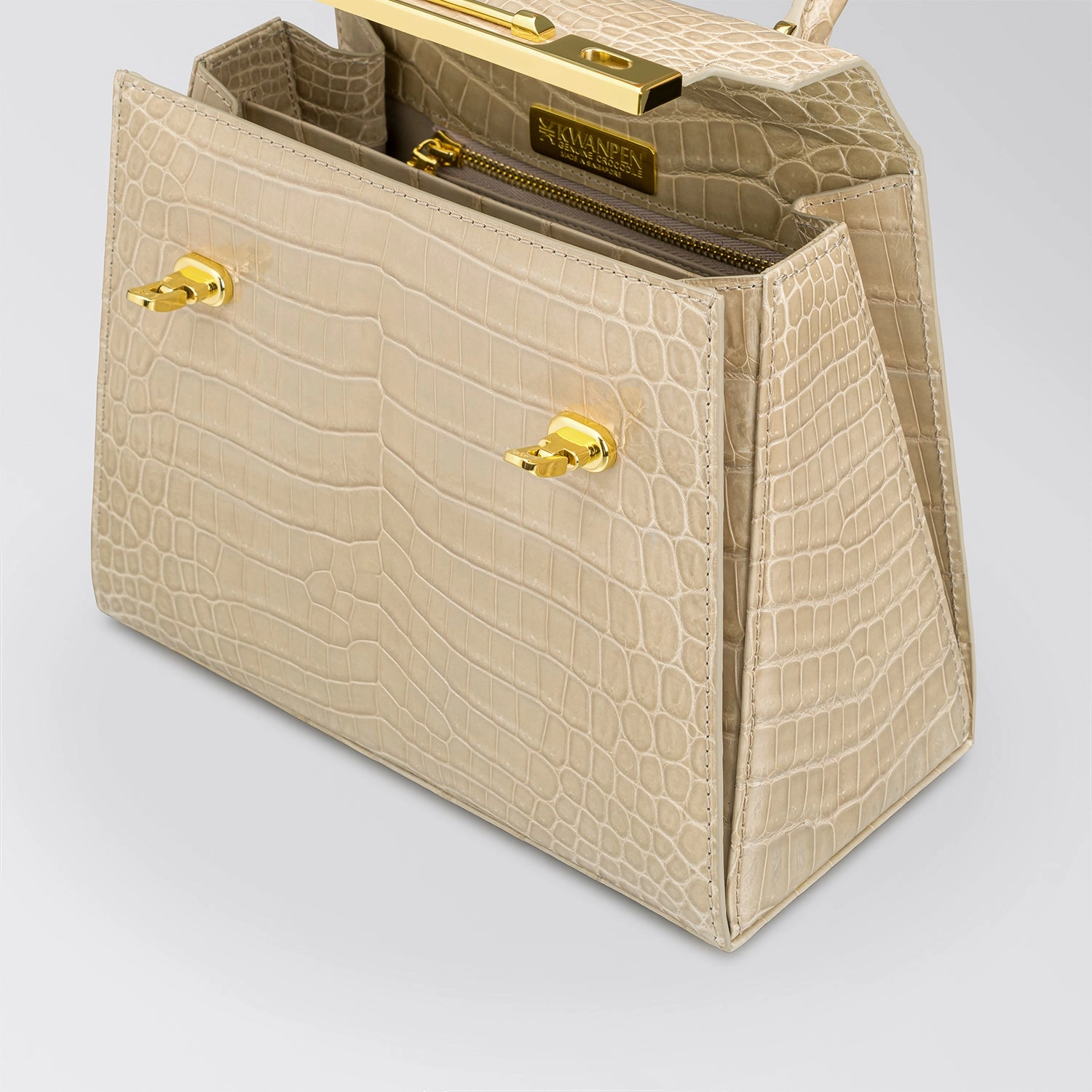RAFFLES 1819 HANDBAG