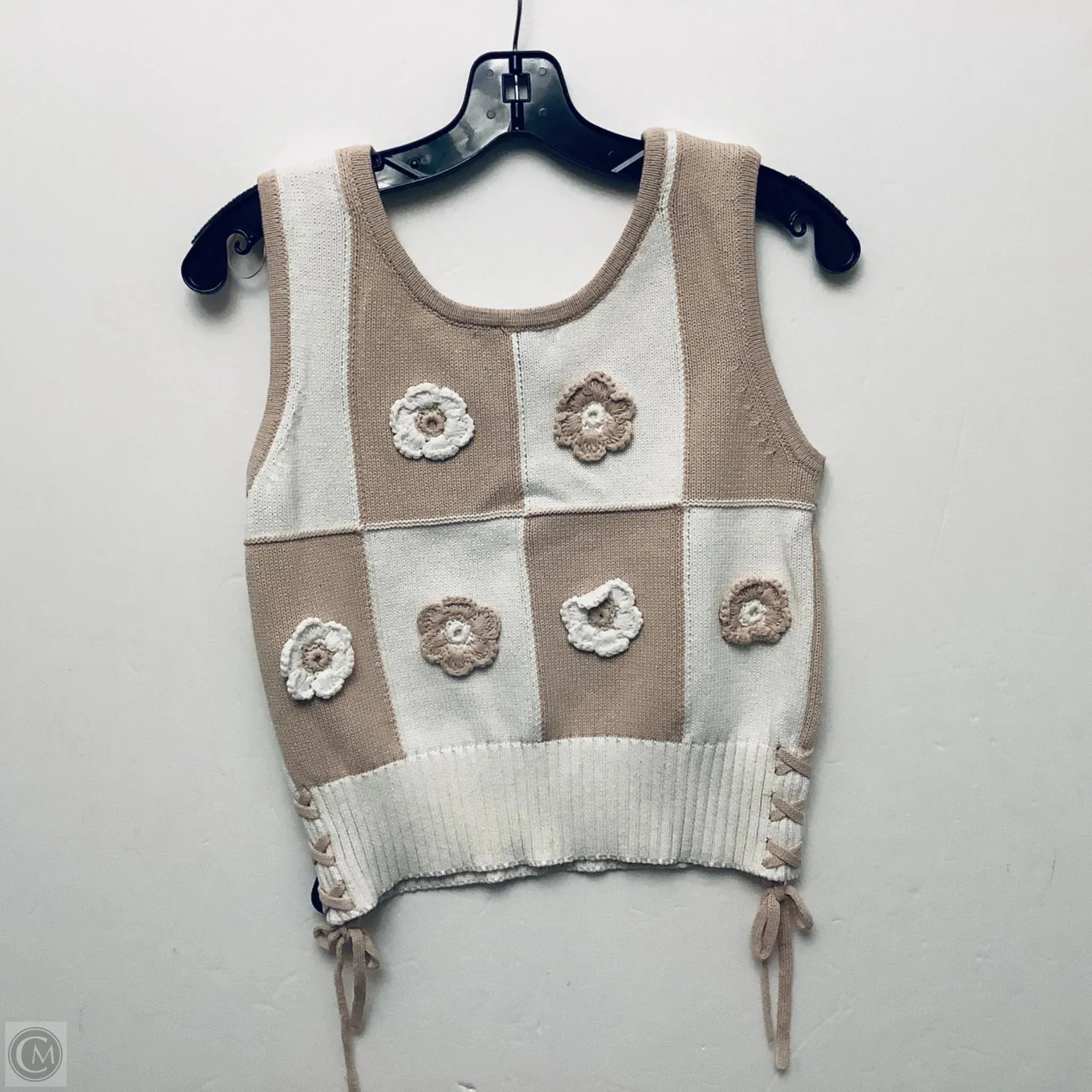 Top Sleeveless By Clothes Mentor In Tan, Size: S